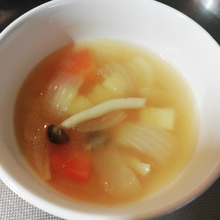 やさしいカレー風味のスープ